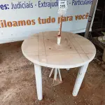 LOTE 515 - 01 MESA DE PLÁSTICO C/SOMBREIRO E BASE DE FERRO. (NO ESTADO) ATENÇÃO! FAZER A VISITAÇÃO ANTES DE ARREMATAR, NÃO SABEMOS SE FUNCIONA. LEILÃO NÃO TEM GARANTIA E NEM DEVOLUÇÃO, SUJEITO A POSSÍVEIS AVARIAS VISÍVEIS/OCULTAS E/OU AUSÊNCIA DE COMPONENTES.