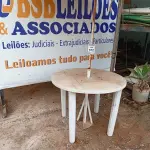 LOTE 512 - 01 MESA DE PLÁSTICO C/SOMBREIRO E BASE DE FERRO. (NO ESTADO) ATENÇÃO! FAZER A VISITAÇÃO ANTES DE ARREMATAR, NÃO SABEMOS SE FUNCIONA. LEILÃO NÃO TEM GARANTIA E NEM DEVOLUÇÃO, SUJEITO A POSSÍVEIS AVARIAS VISÍVEIS/OCULTAS E/OU AUSÊNCIA DE COMPONENTES.