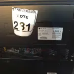 LOTE 231 - 01 TV MARCA LG 42”. (NO ESTADO) ATENÇÃO! FAZER A VISITAÇÃO ANTES DE ARREMATAR, NÃO SABEMOS SE FUNCIONA. LEILÃO NÃO TEM GARANTIA E NEM DEVOLUÇÃO, SUJEITO A POSSÍVEIS AVARIAS VISÍVEIS/OCULTAS E/OU AUSÊNCIA DE COMPONENTES.