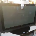 LOTE 231 - 01 TV MARCA LG 42”. (NO ESTADO) ATENÇÃO! FAZER A VISITAÇÃO ANTES DE ARREMATAR, NÃO SABEMOS SE FUNCIONA. LEILÃO NÃO TEM GARANTIA E NEM DEVOLUÇÃO, SUJEITO A POSSÍVEIS AVARIAS VISÍVEIS/OCULTAS E/OU AUSÊNCIA DE COMPONENTES.