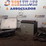 LOTE 011 - 01 PLAYSTATION 2 COM 01 CONTROLE E FONTE, 01 SUBWOOFER MARCA DELL E 01 PROJETOR MARCA HITACHI MODELO CP-5318. (NO ESTADO) ATENÇÃO! FAZER A VISITAÇÃO ANTES DE ARREMATAR, NÃO SABEMOS SE FUNCIONA. LEILÃO NÃO TEM GARANTIA E NEM DEVOLUÇÃO, SUJEITO A POSSÍVEIS AVARIAS VISÍVEIS/OCULTAS E/OU AUSÊNCIA DE COMPONENTES.