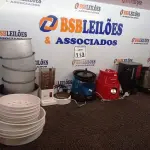 LOTE 113 - 03 BASES DE LIQUIDIFICADORES, 01 CAFETEIRA C/AVARIAS E UTENSÍLIOS DIVERSOS. (NO ESTADO) ATENÇÃO! FAZER A VISITAÇÃO ANTES DE ARREMATAR, NÃO SABEMOS SE FUNCIONA. LEILÃO NÃO TEM GARANTIA E NEM DEVOLUÇÃO, SUJEITO A POSSÍVEIS AVARIAS VISÍVEIS/OCULTAS E/OU AUSÊNCIA DE COMPONENTES.