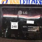 LOTE 248 - 01 TV LG 32” P/RETIRADA DE PEÇAS. (NO ESTADO) ATENÇÃO! FAZER A VISITAÇÃO ANTES DE ARREMATAR, NÃO SABEMOS SE FUNCIONA. LEILÃO NÃO TEM GARANTIA E NEM DEVOLUÇÃO, SUJEITO A POSSÍVEIS AVARIAS VISÍVEIS/OCULTAS E/OU AUSÊNCIA DE COMPONENTES.