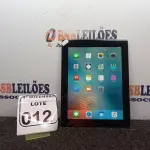 LOTE 012 - 01 IPAD SEM CARREGADOR DE 64GB. (NO ESTADO) ATENÇÃO! FAZER A VISITAÇÃO ANTES DE ARREMATAR, NÃO SABEMOS SE FUNCIONA. LEILÃO NÃO TEM GARANTIA E NEM DEVOLUÇÃO, SUJEITO A POSSÍVEIS AVARIAS VISÍVEIS/OCULTAS E/OU AUSÊNCIA DE COMPONENTES.