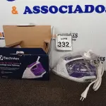 LOTE 332 - 01 FERRO A VAPOR P/ PASSAR ROUPAS ELECTROLUX COR BRANCA C/AZUL (NOVO). (NO ESTADO) ATENÇÃO! FAZER A VISITAÇÃO ANTES DE ARREMATAR, NÃO SABEMOS SE FUNCIONA. LEILÃO NÃO TEM GARANTIA E NEM DEVOLUÇÃO, SUJEITO A POSSÍVEIS AVARIAS VISÍVEIS/OCULTAS E/OU AUSÊNCIA DE COMPONENTES.