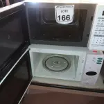 LOTE 166 - 02 MICRO-ONDAS MARCAS ELECTROLUX E LG C/ PRATOS (NO ESTADO) ATENÇÃO! FAZER A VISITAÇÃO ANTES DE ARREMATAR, NÃO SABEMOS SE FUNCIONA. LEILÃO NÃO TEM GARANTIA E NEM DEVOLUÇÃO, SUJEITO A POSSÍVEIS AVARIAS VISÍVEIS/OCULTAS E/OU AUSÊNCIA DE COMPONENTES.