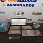 LOTE 301 - 01 LOTE COM MATERIAIS ODONTOLÓGICOS DIVERSOS. (NO ESTADO) ATENÇÃO! FAZER A VISITAÇÃO ANTES DE ARREMATAR, NÃO SABEMOS SE FUNCIONA. LEILÃO NÃO TEM GARANTIA E NEM DEVOLUÇÃO, SUJEITO A POSSÍVEIS AVARIAS VISÍVEIS/OCULTAS E/OU AUSÊNCIA DE COMPONENTES.