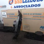 LOTE 416 - 02 CAIXAS DE LUZ OCTOGONAL. (NO ESTADO) ATENÇÃO! FAZER A VISITAÇÃO ANTES DE ARREMATAR, NÃO SABEMOS SE FUNCIONA. LEILÃO NÃO TEM GARANTIA E NEM DEVOLUÇÃO, SUJEITO A POSSÍVEIS AVARIAS VISÍVEIS/OCULTAS E/OU AUSÊNCIA DE COMPONENTES.
