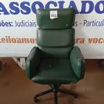 LOTE 352 - 01 POLTRONA P/ ESCRITÓRIO C/  05 PÉS RODÍZIO DE CORIM. (NO ESTADO) ATENÇÃO! FAZER A VISITAÇÃO ANTES DE ARREMATAR, NÃO SABEMOS SE FUNCIONA. LEILÃO NÃO TEM GARANTIA E NEM DEVOLUÇÃO, SUJEITO A POSSÍVEIS AVARIAS VISÍVEIS/OCULTAS E/OU AUSÊNCIA DE COMPONENTES.