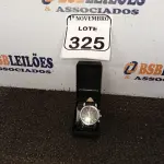 LOTE 325 - 01 RELÓGIO DE PULSO. (NO ESTADO) ATENÇÃO! FAZER A VISITAÇÃO ANTES DE ARREMATAR, NÃO SABEMOS SE FUNCIONA. LEILÃO NÃO TEM GARANTIA E NEM DEVOLUÇÃO, SUJEITO A POSSÍVEIS AVARIAS VISÍVEIS/OCULTAS E/OU AUSÊNCIA DE COMPONENTES.