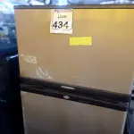 LOTE 434 - 01 GELADEIRA BRASTEMP 220V. (NO ESTADO) ATENÇÃO! FAZER A VISITAÇÃO ANTES DE ARREMATAR, NÃO SABEMOS SE FUNCIONA. LEILÃO NÃO TEM GARANTIA E NEM DEVOLUÇÃO, SUJEITO A POSSÍVEIS AVARIAS VISÍVEIS/OCULTAS E/OU AUSÊNCIA DE COMPONENTES.