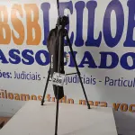 LOTE 286 - 01 TRIPÉ P/ CÂMERA MARCA TOMATE MTG-3016. (NO ESTADO) ATENÇÃO! FAZER A VISITAÇÃO ANTES DE ARREMATAR, NÃO SABEMOS SE FUNCIONA. LEILÃO NÃO TEM GARANTIA E NEM DEVOLUÇÃO, SUJEITO A POSSÍVEIS AVARIAS VISÍVEIS/OCULTAS E/OU AUSÊNCIA DE COMPONENTES.