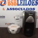 LOTE 483 - 01 CAFETEIRA BLACK E DECKER, 01 APARELHO DE SOM DVD, E DIVERSOS CABOS E ELETRÔNICOS. (NO ESTADO) ATENÇÃO! FAZER A VISITAÇÃO ANTES DE ARREMATAR, NÃO SABEMOS SE FUNCIONA. LEILÃO NÃO TEM GARANTIA E NEM DEVOLUÇÃO, SUJEITO A POSSÍVEIS AVARIAS VISÍVEIS/OCULTAS E/OU AUSÊNCIA DE COMPONENTES.