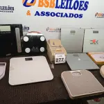 LOTE 277 - 01 LOTE C/ DIVERSAS BALANÇAS MARCAS E MODELOS DIVERSOS. (NO ESTADO) ATENÇÃO! FAZER A VISITAÇÃO ANTES DE ARREMATAR, NÃO SABEMOS SE FUNCIONA. LEILÃO NÃO TEM GARANTIA E NEM DEVOLUÇÃO, SUJEITO A POSSÍVEIS AVARIAS VISÍVEIS/OCULTAS E/OU AUSÊNCIA DE COMPONENTES.