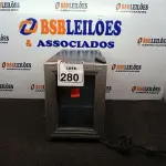 LOTE 280 - 01 ADEGA TOCAVE. (NO ESTADO) ATENÇÃO! FAZER A VISITAÇÃO ANTES DE ARREMATAR, NÃO SABEMOS SE FUNCIONA. LEILÃO NÃO TEM GARANTIA E NEM DEVOLUÇÃO, SUJEITO A POSSÍVEIS AVARIAS VISÍVEIS/OCULTAS E/OU AUSÊNCIA DE COMPONENTES.