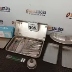 LOTE 305 - 01 LOTE COM MATERIAIS ODONTOLÓGICOS DIVERSOS. (NO ESTADO) ATENÇÃO! FAZER A VISITAÇÃO ANTES DE ARREMATAR, NÃO SABEMOS SE FUNCIONA. LEILÃO NÃO TEM GARANTIA E NEM DEVOLUÇÃO, SUJEITO A POSSÍVEIS AVARIAS VISÍVEIS/OCULTAS E/OU AUSÊNCIA DE COMPONENTES.
