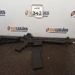 LOTE 343 - 01 METRALHADORA M4A-1 DE AIR SOFT. (NO ESTADO) ATENÇÃO! FAZER A VISITAÇÃO ANTES DE ARREMATAR, NÃO SABEMOS SE FUNCIONA. LEILÃO NÃO TEM GARANTIA E NEM DEVOLUÇÃO, SUJEITO A POSSÍVEIS AVARIAS VISÍVEIS/OCULTAS E/OU AUSÊNCIA DE COMPONENTES.