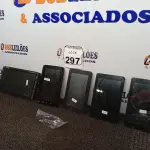LOTE 297 - 05 TABLETS MARCAS E MODELOS DIVERSOS P/RETIRADA DE PEÇAS. (NO ESTADO) ATENÇÃO! FAZER A VISITAÇÃO ANTES DE ARREMATAR, NÃO SABEMOS SE FUNCIONA. LEILÃO NÃO TEM GARANTIA E NEM DEVOLUÇÃO, SUJEITO A POSSÍVEIS AVARIAS VISÍVEIS/OCULTAS E/OU AUSÊNCIA DE COMPONENTES.