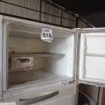 LOTE 515 - 01 GELADEIRA ELECTROLUX 127V P/ RETIRADA DE PEÇAS. (NO ESTADO) ATENÇÃO! FAZER A VISITAÇÃO ANTES DE ARREMATAR, NÃO SABEMOS SE FUNCIONA. LEILÃO NÃO TEM GARANTIA E NEM DEVOLUÇÃO, SUJEITO A POSSÍVEIS AVARIAS VISÍVEIS/OCULTAS E/OU AUSÊNCIA DE COMPONENTES.