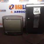 LOTE 359 - 01 FRAGMENTADORA DE PAPEL MARCA VIPBRAZIL E 01 TV DE TUBO MARCA PHILIPS. (NO ESTADO) ATENÇÃO! FAZER A VISITAÇÃO ANTES DE ARREMATAR, NÃO SABEMOS SE FUNCIONA. LEILÃO NÃO TEM GARANTIA E NEM DEVOLUÇÃO, SUJEITO A POSSÍVEIS AVARIAS VISÍVEIS/OCULTAS E/OU AUSÊNCIA DE COMPONENTES.