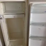 LOTE 350 - 01 GELADEIRA ELECTROLUX 220V. (NO ESTADO) ATENÇÃO! FAZER A VISITAÇÃO ANTES DE ARREMATAR, NÃO SABEMOS SE FUNCIONA. LEILÃO NÃO TEM GARANTIA E NEM DEVOLUÇÃO, SUJEITO A POSSÍVEIS AVARIAS VISÍVEIS/OCULTAS E/OU AUSÊNCIA DE COMPONENTES.