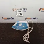 LOTE 326 - 01 FERRO A VAPOR P/ PASSAR ROUPAS ELECTROLUX COR BRANCA C/AZUL (NOVO). (NO ESTADO) ATENÇÃO! FAZER A VISITAÇÃO ANTES DE ARREMATAR, NÃO SABEMOS SE FUNCIONA. LEILÃO NÃO TEM GARANTIA E NEM DEVOLUÇÃO, SUJEITO A POSSÍVEIS AVARIAS VISÍVEIS/OCULTAS E/OU AUSÊNCIA DE COMPONENTES.