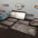 LOTE 301 - 01 LOTE COM MATERIAIS ODONTOLÓGICOS DIVERSOS. (NO ESTADO) ATENÇÃO! FAZER A VISITAÇÃO ANTES DE ARREMATAR, NÃO SABEMOS SE FUNCIONA. LEILÃO NÃO TEM GARANTIA E NEM DEVOLUÇÃO, SUJEITO A POSSÍVEIS AVARIAS VISÍVEIS/OCULTAS E/OU AUSÊNCIA DE COMPONENTES.