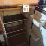 LOTE 434 - 01 GELADEIRA BRASTEMP 220V. (NO ESTADO) ATENÇÃO! FAZER A VISITAÇÃO ANTES DE ARREMATAR, NÃO SABEMOS SE FUNCIONA. LEILÃO NÃO TEM GARANTIA E NEM DEVOLUÇÃO, SUJEITO A POSSÍVEIS AVARIAS VISÍVEIS/OCULTAS E/OU AUSÊNCIA DE COMPONENTES.