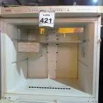LOTE 421 - 01 GELADEIRA MARCA BOSCH P/RETIRADA DE PEÇAS. (NO ESTADO) ATENÇÃO! FAZER A VISITAÇÃO ANTES DE ARREMATAR, NÃO SABEMOS SE FUNCIONA. LEILÃO NÃO TEM GARANTIA E NEM DEVOLUÇÃO, SUJEITO A POSSÍVEIS AVARIAS VISÍVEIS/OCULTAS E/OU AUSÊNCIA DE COMPONENTES.