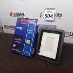 LOTE 504 - 05 REFLETORES LED AMBIENTE EXTERNO100W. (NO ESTADO) ATENÇÃO! FAZER A VISITAÇÃO ANTES DE ARREMATAR, NÃO SABEMOS SE FUNCIONA. LEILÃO NÃO TEM GARANTIA E NEM DEVOLUÇÃO, SUJEITO A POSSÍVEIS AVARIAS VISÍVEIS/OCULTAS E/OU AUSÊNCIA DE COMPONENTES.