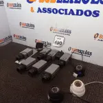 LOTE 490 - 10 CÂMERAS DE MONITORAMENTO MARCAS E MODELOS DIVERSOS. (NO ESTADO) ATENÇÃO! FAZER A VISITAÇÃO ANTES DE ARREMATAR, NÃO SABEMOS SE FUNCIONA. LEILÃO NÃO TEM GARANTIA E NEM DEVOLUÇÃO, SUJEITO A POSSÍVEIS AVARIAS VISÍVEIS/OCULTAS E/OU AUSÊNCIA DE COMPONENTES.