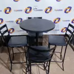 LOTE 190 - 01 MESA BISTRÔ COM 04 BANQUETAS ALTA. (NO ESTADO) ATENÇÃO! FAZER A VISITAÇÃO ANTES DE ARREMATAR, NÃO SABEMOS SE FUNCIONA. LEILÃO NÃO TEM GARANTIA E NEM DEVOLUÇÃO, SUJEITO A POSSÍVEIS AVARIAS VISÍVEIS/OCULTAS E/OU AUSÊNCIA DE COMPONENTES.