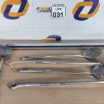 LOTE 031 - 03 COLHERES E 03 ESPUMADEIRAS EM ALUMÍNIO. (NO ESTADO) ATENÇÃO! FAZER A VISITAÇÃO ANTES DE ARREMATAR, NÃO SABEMOS SE FUNCIONA. LEILÃO NÃO TEM GARANTIA E NEM DEVOLUÇÃO, SUJEITO A POSSÍVEIS AVARIAS VISÍVEIS/OCULTAS E/OU AUSÊNCIA DE COMPONENTES.