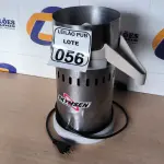 LOTE 056 - 01 ESPREMEDOR DE FRUTAS SKYMSEN. (NO ESTADO) ATENÇÃO! FAZER A VISITAÇÃO ANTES DE ARREMATAR, NÃO SABEMOS SE FUNCIONA. LEILÃO NÃO TEM GARANTIA E NEM DEVOLUÇÃO, SUJEITO A POSSÍVEIS AVARIAS VISÍVEIS/OCULTAS E/OU AUSÊNCIA DE COMPONENTES.