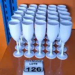 LOTE 126 - 30 TACAS EM PLÁSTICO PARA CHAMPANHEIRA COR BRANCA. (NO ESTADO) ATENÇÃO! FAZER A VISITAÇÃO ANTES DE ARREMATAR, NÃO SABEMOS SE FUNCIONA. LEILÃO NÃO TEM GARANTIA E NEM DEVOLUÇÃO, SUJEITO A POSSÍVEIS AVARIAS VISÍVEIS/OCULTAS E/OU AUSÊNCIA DE COMPONENTES.