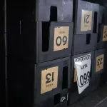 LOTE 099 - 26 PORTA GUARDANAPOS. (NO ESTADO) ATENÇÃO! FAZER A VISITAÇÃO ANTES DE ARREMATAR, NÃO SABEMOS SE FUNCIONA. LEILÃO NÃO TEM GARANTIA E NEM DEVOLUÇÃO, SUJEITO A POSSÍVEIS AVARIAS VISÍVEIS/OCULTAS E/OU AUSÊNCIA DE COMPONENTES.