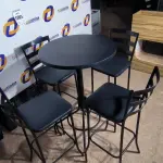 LOTE 080 - 01 MESA BISTRÔ COM 04 BANQUETAS ALTAS. (NO ESTADO) ATENÇÃO! FAZER A VISITAÇÃO ANTES DE ARREMATAR, NÃO SABEMOS SE FUNCIONA. LEILÃO NÃO TEM GARANTIA E NEM DEVOLUÇÃO, SUJEITO A POSSÍVEIS AVARIAS VISÍVEIS/OCULTAS E/OU AUSÊNCIA DE COMPONENTES.