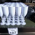 LOTE 107 - 30 TACAS EM PLÁSTICO PARA CHAMPANHEIRA COR BRANCA. (NO ESTADO) ATENÇÃO! FAZER A VISITAÇÃO ANTES DE ARREMATAR, NÃO SABEMOS SE FUNCIONA. LEILÃO NÃO TEM GARANTIA E NEM DEVOLUÇÃO, SUJEITO A POSSÍVEIS AVARIAS VISÍVEIS/OCULTAS E/OU AUSÊNCIA DE COMPONENTES.