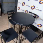 LOTE 060 - 01 MESA BISTRÔ COM 04 BANQUETAS ALTAS. (NO ESTADO) ATENÇÃO! FAZER A VISITAÇÃO ANTES DE ARREMATAR, NÃO SABEMOS SE FUNCIONA. LEILÃO NÃO TEM GARANTIA E NEM DEVOLUÇÃO, SUJEITO A POSSÍVEIS AVARIAS VISÍVEIS/OCULTAS E/OU AUSÊNCIA DE COMPONENTES.