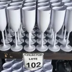 LOTE 102 - 30 TACAS EM PLÁSTICO PARA CHAMPANHEIRA COR BRANCA. (NO ESTADO) ATENÇÃO! FAZER A VISITAÇÃO ANTES DE ARREMATAR, NÃO SABEMOS SE FUNCIONA. LEILÃO NÃO TEM GARANTIA E NEM DEVOLUÇÃO, SUJEITO A POSSÍVEIS AVARIAS VISÍVEIS/OCULTAS E/OU AUSÊNCIA DE COMPONENTES.