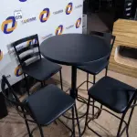 LOTE 070 - 01 MESA BISTRÔ COM 04 BANQUETAS ALTA. (NO ESTADO) ATENÇÃO! FAZER A VISITAÇÃO ANTES DE ARREMATAR, NÃO SABEMOS SE FUNCIONA. LEILÃO NÃO TEM GARANTIA E NEM DEVOLUÇÃO, SUJEITO A POSSÍVEIS AVARIAS VISÍVEIS/OCULTAS E/OU AUSÊNCIA DE COMPONENTES.