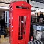 LOTE 039 - 01 CABINE TELEFÔNICA INGLESA NA COR VERMELHA. (NO ESTADO) ATENÇÃO! FAZER A VISITAÇÃO ANTES DE ARREMATAR, NÃO SABEMOS SE FUNCIONA. LEILÃO NÃO TEM GARANTIA E NEM DEVOLUÇÃO, SUJEITO A POSSÍVEIS AVARIAS VISÍVEIS/OCULTAS E/OU AUSÊNCIA DE COMPONENTES.