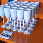 LOTE 126 - 30 TACAS EM PLÁSTICO PARA CHAMPANHEIRA COR BRANCA. (NO ESTADO) ATENÇÃO! FAZER A VISITAÇÃO ANTES DE ARREMATAR, NÃO SABEMOS SE FUNCIONA. LEILÃO NÃO TEM GARANTIA E NEM DEVOLUÇÃO, SUJEITO A POSSÍVEIS AVARIAS VISÍVEIS/OCULTAS E/OU AUSÊNCIA DE COMPONENTES.