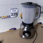 LOTE 229 - 01 LIQUIDIFICADOR PHILIPS WALITA 220VOLTS. (NO ESTADO) ATENÇÃO! FAZER A VISITAÇÃO ANTES DE ARREMATAR, NÃO SABEMOS SE FUNCIONA. LEILÃO NÃO TEM GARANTIA E NEM DEVOLUÇÃO, SUJEITO A POSSÍVEIS AVARIAS VISÍVEIS/OCULTAS E/OU AUSÊNCIA DE COMPONENTES.