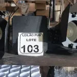 LOTE 103 - 03 CANHÕES REFLETORES. (NO ESTADO) ATENÇÃO! FAZER A VISITAÇÃO ANTES DE ARREMATAR, NÃO SABEMOS SE FUNCIONA. LEILÃO NÃO TEM GARANTIA E NEM DEVOLUÇÃO, SUJEITO A POSSÍVEIS AVARIAS VISÍVEIS/OCULTAS E/OU AUSÊNCIA DE COMPONENTES.