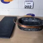 LOTE 202 - 01 TÁBUA DE PEDRA E 01 TRAVESSA DE PEDRA. (NO ESTADO) ATENÇÃO! FAZER A VISITAÇÃO ANTES DE ARREMATAR, NÃO SABEMOS SE FUNCIONA. LEILÃO NÃO TEM GARANTIA E NEM DEVOLUÇÃO, SUJEITO A POSSÍVEIS AVARIAS VISÍVEIS/OCULTAS E/OU AUSÊNCIA DE COMPONENTES.