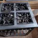 LOTE 019 - 01 FOGÃO EM INOX 04 BOCAS CHAMA DUPLA. (NO ESTADO) ATENÇÃO! FAZER A VISITAÇÃO ANTES DE ARREMATAR, NÃO SABEMOS SE FUNCIONA. LEILÃO NÃO TEM GARANTIA E NEM DEVOLUÇÃO, SUJEITO A POSSÍVEIS AVARIAS VISÍVEIS/OCULTAS E/OU AUSÊNCIA DE COMPONENTES.