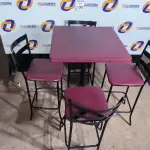 LOTE 100 - 01 MESA BISTRÔ QUADRADO COM 04 BANQUETAS ALTA. (NO ESTADO) ATENÇÃO! FAZER A VISITAÇÃO ANTES DE ARREMATAR, NÃO SABEMOS SE FUNCIONA. LEILÃO NÃO TEM GARANTIA E NEM DEVOLUÇÃO, SUJEITO A POSSÍVEIS AVARIAS VISÍVEIS/OCULTAS E/OU AUSÊNCIA DE COMPONENTES.