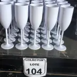 LOTE 104 - 30 TACAS EM PLÁSTICO PARA CHAMPANHEIRA COR BRANCA. (NO ESTADO) ATENÇÃO! FAZER A VISITAÇÃO ANTES DE ARREMATAR, NÃO SABEMOS SE FUNCIONA. LEILÃO NÃO TEM GARANTIA E NEM DEVOLUÇÃO, SUJEITO A POSSÍVEIS AVARIAS VISÍVEIS/OCULTAS E/OU AUSÊNCIA DE COMPONENTES