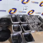 LOTE 047 - 01 LOTE C/DIVERSAS CUBAS EM INOX E 02 FRIGIDEIRAS. (NO ESTADO) ATENÇÃO! FAZER A VISITAÇÃO ANTES DE ARREMATAR, NÃO SABEMOS SE FUNCIONA. LEILÃO NÃO TEM GARANTIA E NEM DEVOLUÇÃO, SUJEITO A POSSÍVEIS AVARIAS VISÍVEIS/OCULTAS E/OU AUSÊNCIA DE COMPONENTES.